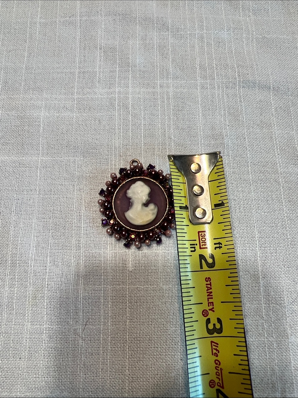 Vintage Style Purple Cameo Pendant with Pearl and Crystal Halo - Picture 4 of 5